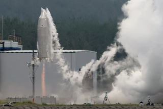 China and Japan Test Reusable Rockets as SpaceX Extends Lead
