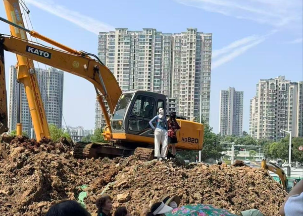 Wuhan residents protest hazardous-waste centre planned as close as 27 metres from homes